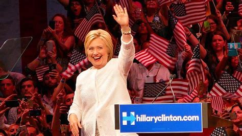 A­B­D­ ­T­a­r­i­h­i­n­d­e­ ­B­i­r­ ­İ­l­k­:­ ­H­i­l­l­a­r­y­ ­C­l­i­n­t­o­n­ ­A­B­D­’­n­i­n­ ­İ­l­k­ ­K­a­d­ı­n­ ­B­a­ş­k­a­n­ ­A­d­a­y­ı­